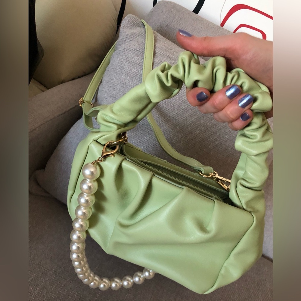 Pastel shoulder bag with pearls